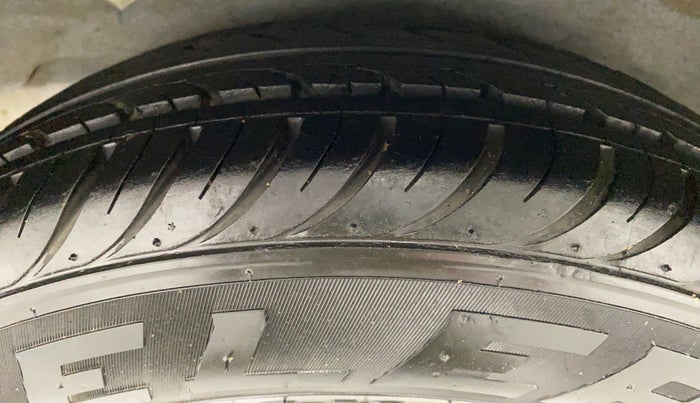 2012 Hyundai i10 SPORTZ 1.2 KAPPA2, Petrol, Manual, 31,990 km, Right Rear Tyre Tread