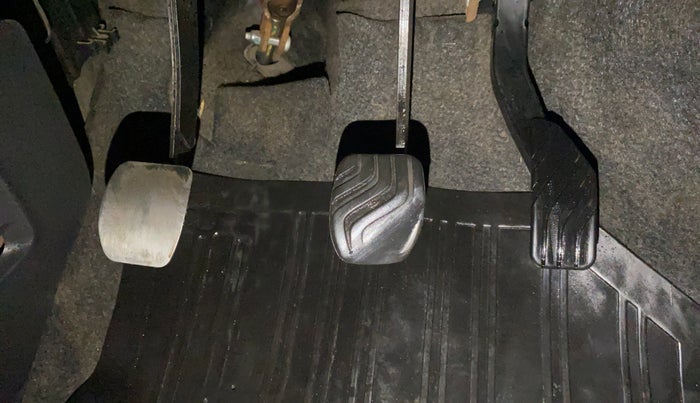 2016 Renault Kwid RXL, Petrol, Manual, 54,630 km, Pedals