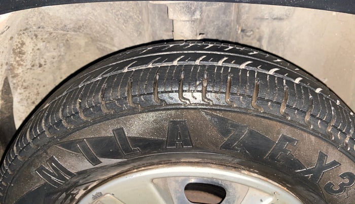 2016 Renault Kwid RXL, Petrol, Manual, 54,630 km, Right Front Tyre Tread