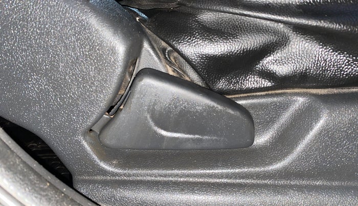 2016 Renault Kwid RXL, Petrol, Manual, 54,630 km, Driver Side Adjustment Panel