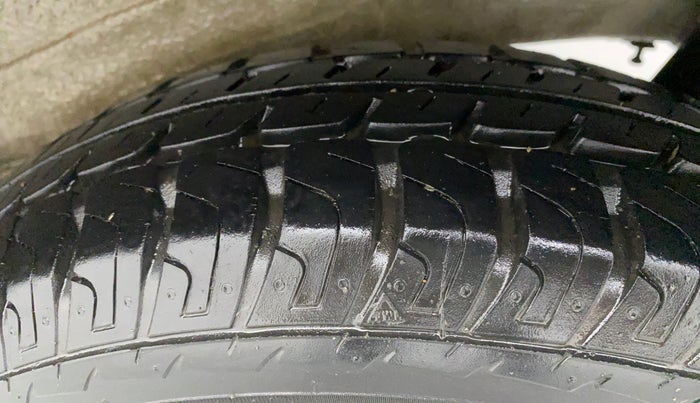 2013 Maruti Wagon R 1.0 LXI, Petrol, Manual, 34,828 km, Left Rear Tyre Tread