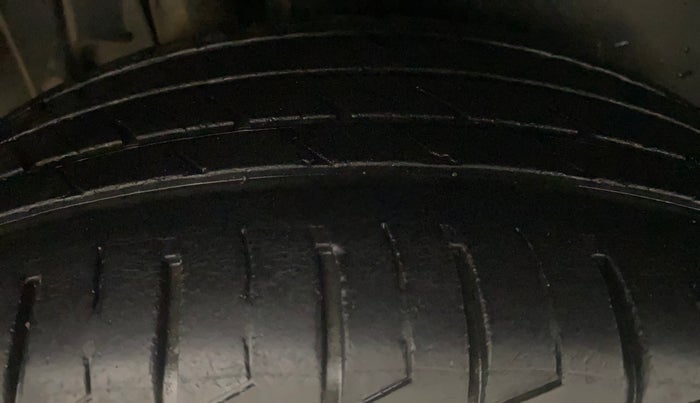 2021 Maruti S Cross ZETA 1.5, Petrol, Manual, 33,046 km, Right Rear Tyre Tread