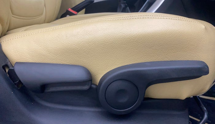 2021 Maruti S Cross ZETA 1.5, Petrol, Manual, 33,046 km, Driver Side Adjustment Panel