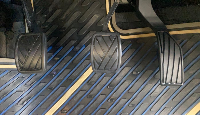 2021 Maruti S Cross ZETA 1.5, Petrol, Manual, 33,046 km, Pedals