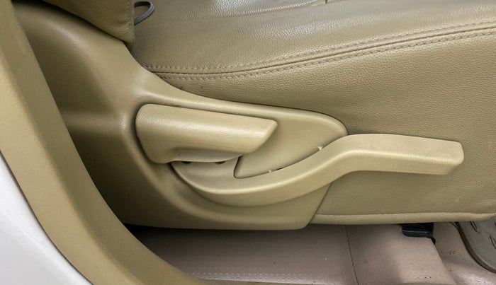 2016 Honda Amaze 1.2L I-VTEC SX, Petrol, Manual, 36,212 km, Driver Side Adjustment Panel