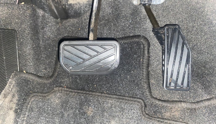 2020 Maruti Swift VXI AMT, Petrol, Automatic, 38,025 km, Pedals