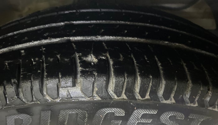 2020 Maruti Swift VXI AMT, Petrol, Automatic, 38,025 km, Right Front Tyre Tread