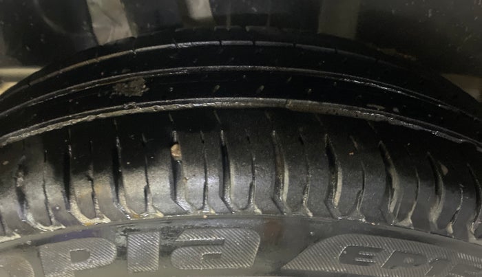 2020 Maruti Swift VXI AMT, Petrol, Automatic, 38,025 km, Right Rear Tyre Tread