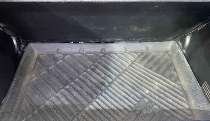 2020 Maruti Swift VXI AMT, Petrol, Automatic, 38,025 km, Boot Inside