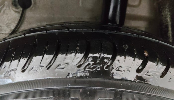 2016 Maruti Celerio ZXI, Petrol, Manual, 60,444 km, Left Rear Tyre Tread
