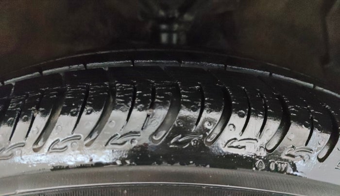 2016 Maruti Celerio ZXI, Petrol, Manual, 60,444 km, Right Front Tyre Tread