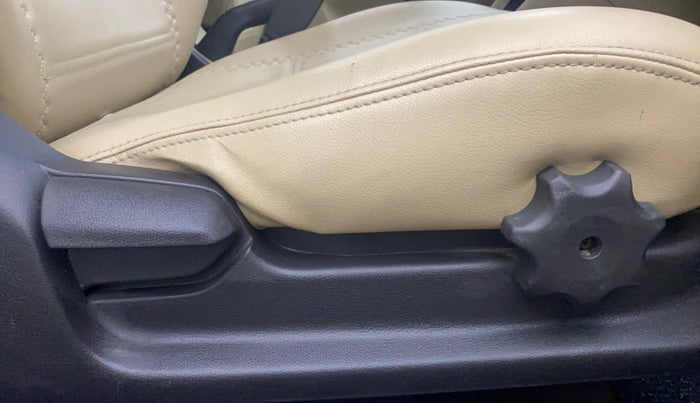 2014 Hyundai Verna FLUIDIC 1.6 CRDI SX, Diesel, Manual, 97,400 km, Driver Side Adjustment Panel