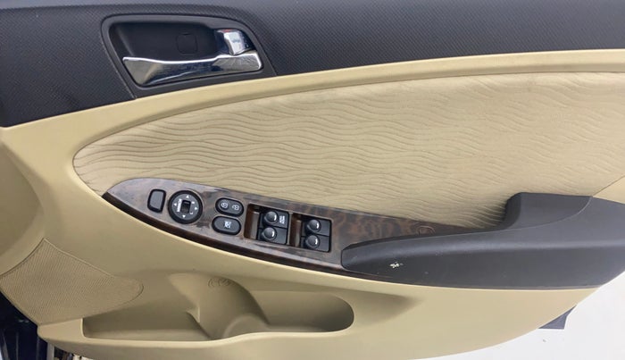 2014 Hyundai Verna FLUIDIC 1.6 CRDI SX, Diesel, Manual, 97,400 km, Driver Side Door Panels Control