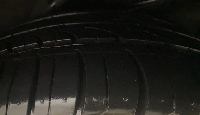 2014 Hyundai Verna FLUIDIC 1.6 CRDI SX, Diesel, Manual, 97,400 km, Left Rear Tyre Tread