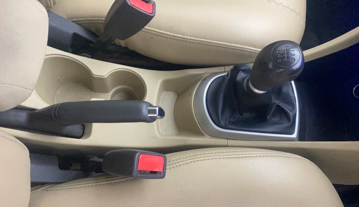 2014 Hyundai Verna FLUIDIC 1.6 CRDI SX, Diesel, Manual, 97,400 km, Gear Lever