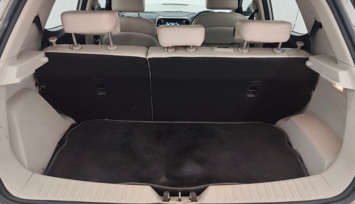 2019 Mahindra XUV300 W8 (O) 1.2 PETROL, Petrol, Manual, 62,636 km, Boot Inside