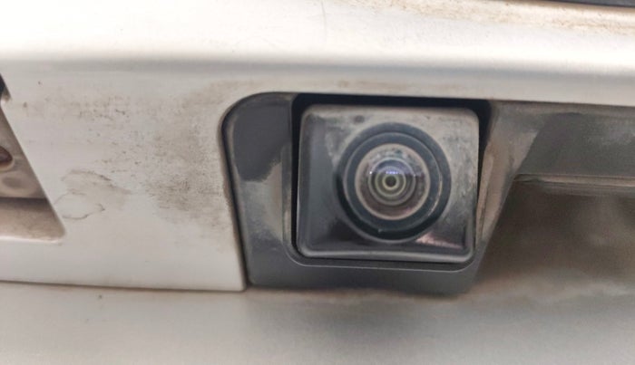 2019 Mahindra XUV300 W8 (O) 1.2 PETROL, Petrol, Manual, 62,636 km, Parking Camera