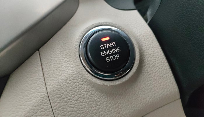 2019 Mahindra XUV300 W8 (O) 1.2 PETROL, Petrol, Manual, 62,636 km, Keyless Start/ Stop Button