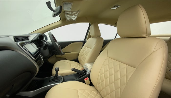 2022 Honda City V MT PETROL, Petrol, Manual, 9,418 km, Right Side Front Door Cabin