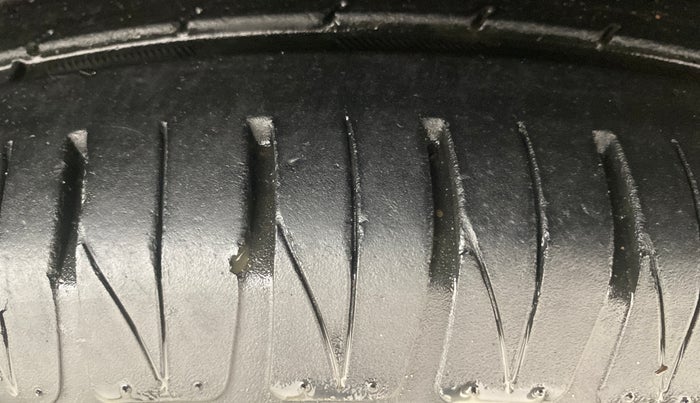 2023 KIA SONET GTX PLUS 1.5 IMT, Diesel, Manual, 1,22,125 km, Right Front Tyre Tread