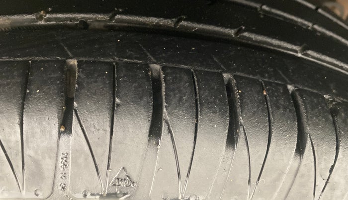 2023 KIA SONET GTX PLUS 1.5 IMT, Diesel, Manual, 1,22,125 km, Left Rear Tyre Tread