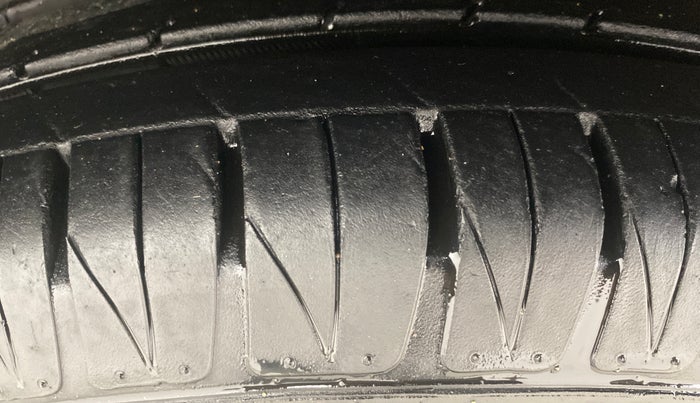 2023 KIA SONET GTX PLUS 1.5 IMT, Diesel, Manual, 1,22,125 km, Right Rear Tyre Tread