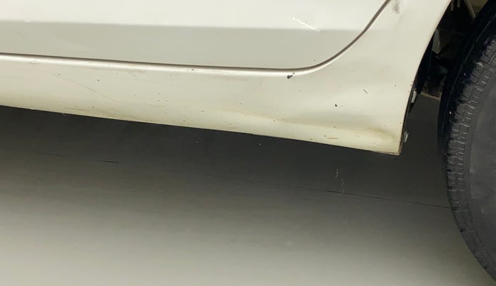 2014 Maruti Swift VXI D, Petrol, Manual, 45,222 km, Left running board - Slightly dented