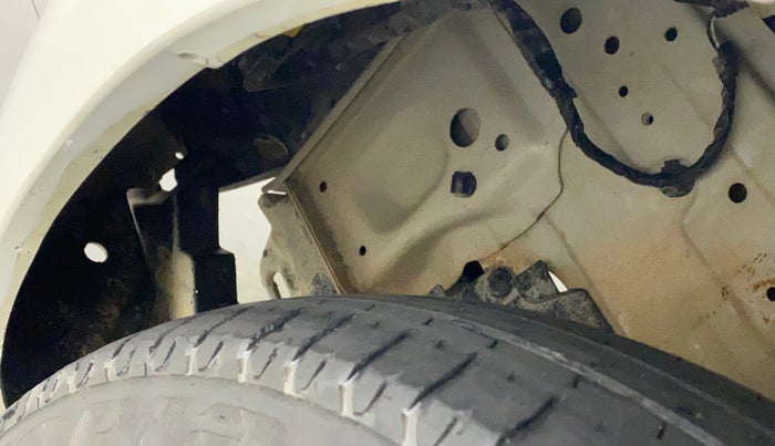 2014 Maruti Swift VXI D, Petrol, Manual, 45,222 km, Left fender - Lining missing