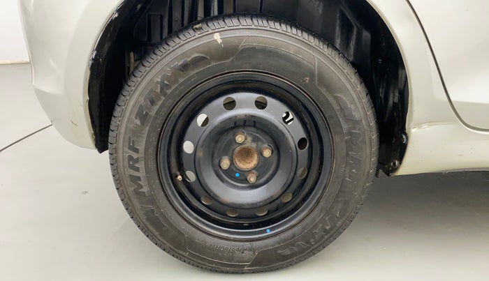 2014 Maruti Swift VXI D, Petrol, Manual, 45,222 km, Right Rear Wheel