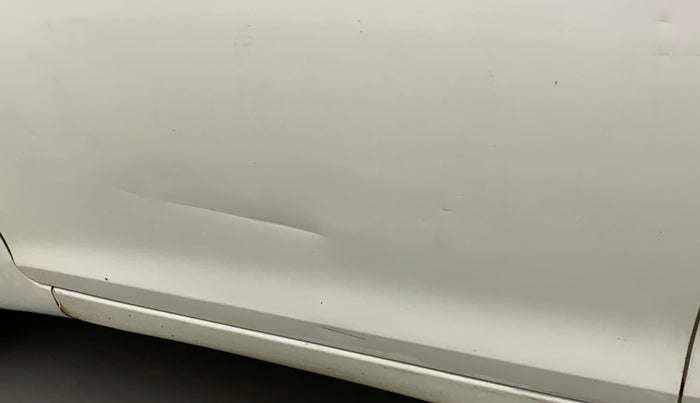 2014 Maruti Swift VXI D, Petrol, Manual, 45,222 km, Front passenger door - Slightly dented