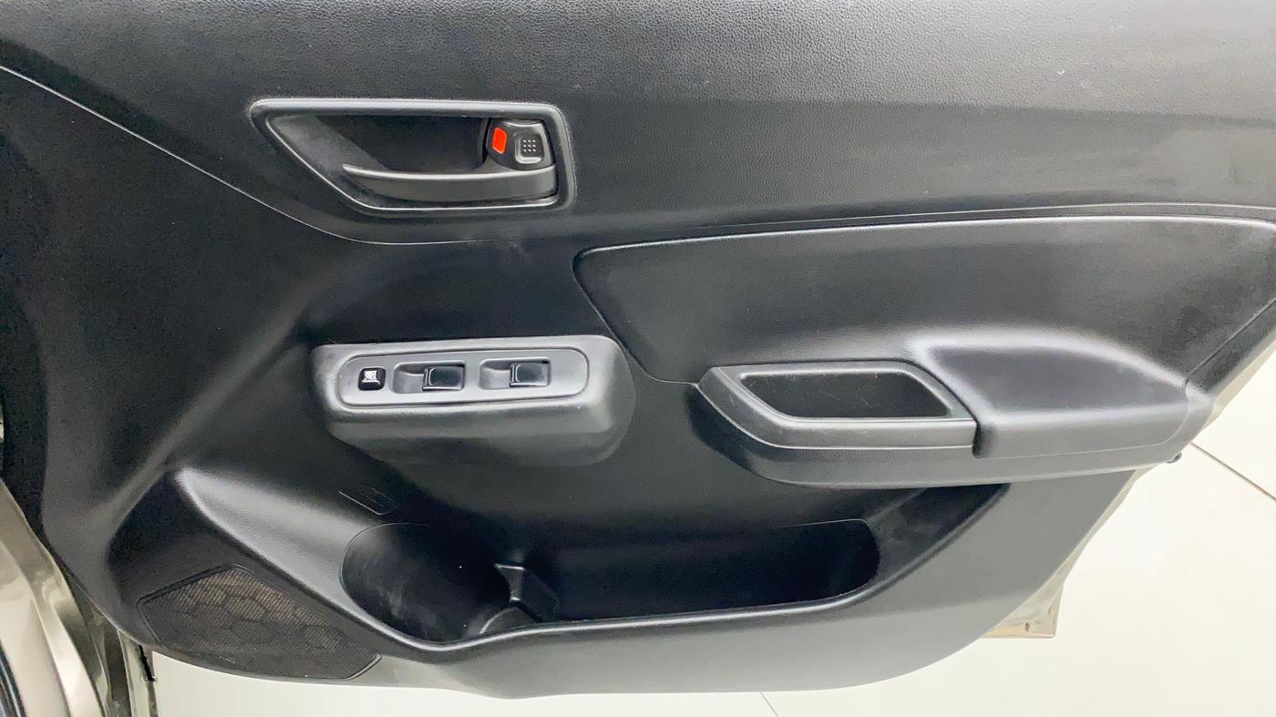 2020 Maruti Swift LXI, Petrol, Manual, 51,925 km, Driver Side Door Panels Control