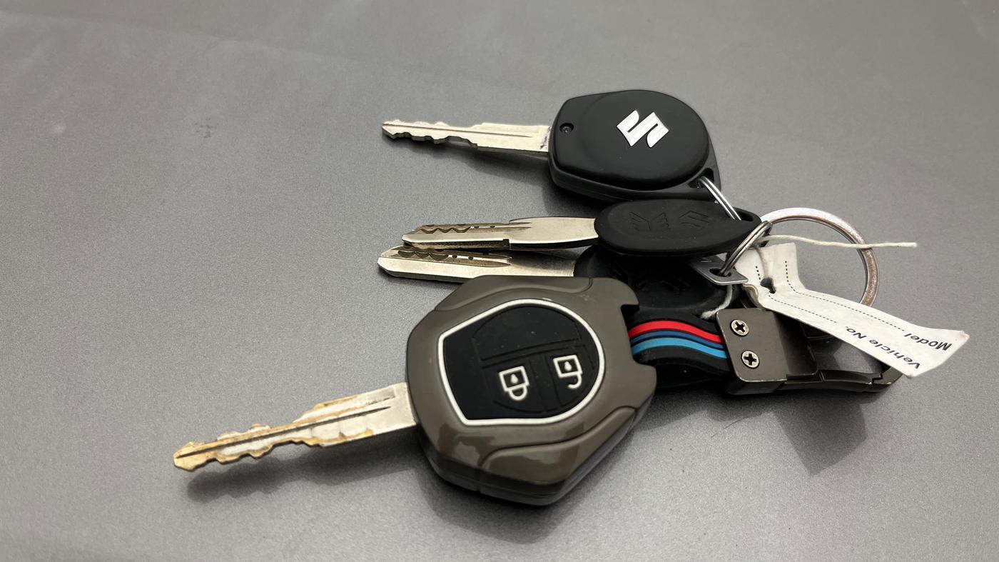 2015 Maruti Swift LXI (O), Petrol, Manual, 65,661 km, Key Close Up