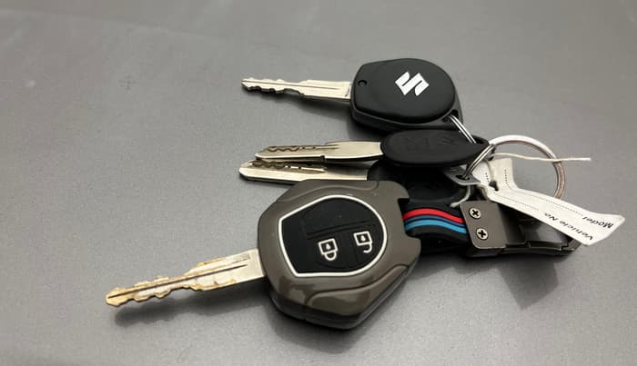 2015 Maruti Swift LXI (O), Petrol, Manual, 65,661 km, Key Close Up