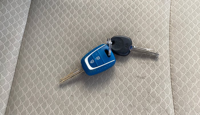 2021 Hyundai NEW SANTRO SPORTZ MT, Petrol, Manual, 35,187 km, Key Close Up