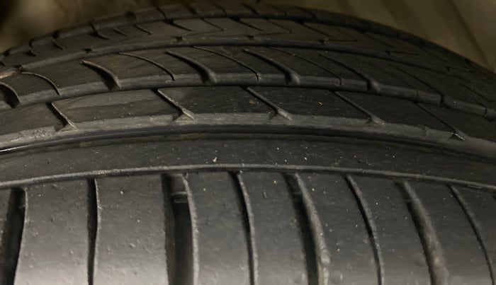2021 Maruti S Cross ZETA SHVS PETROL, Petrol, Manual, 15,012 km, Right Front Tyre Tread