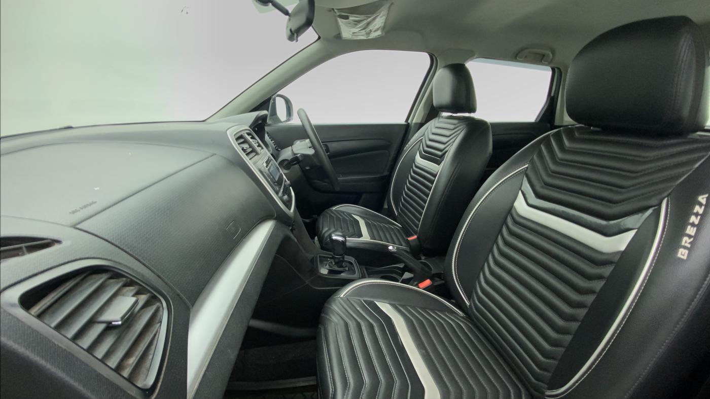 2019 Maruti Vitara Brezza VDI AMT, Diesel, Automatic, 22,375 km, Right Side Front Door Cabin