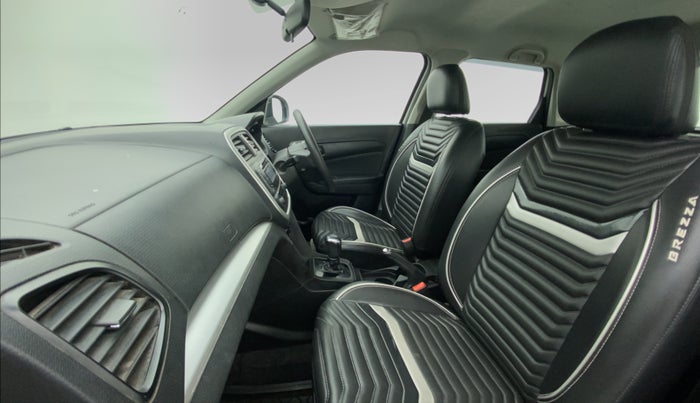 2019 Maruti Vitara Brezza VDI AMT, Diesel, Automatic, 22,375 km, Right Side Front Door Cabin