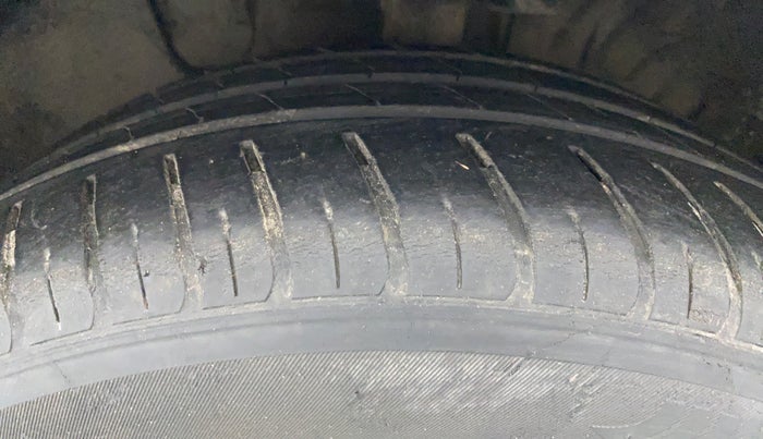 2019 Hyundai New Elantra 2.0 SX MT, Petrol, Manual, 27,315 km, Left Front Tyre Tread