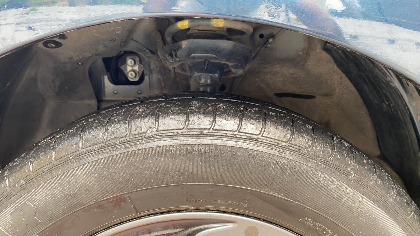 2022 Hyundai GRAND I10 NIOS SPORTZ AMT 1.2 KAPPA VTVT, Petrol, Automatic, 32,948 km, Left Front Tyre Tread