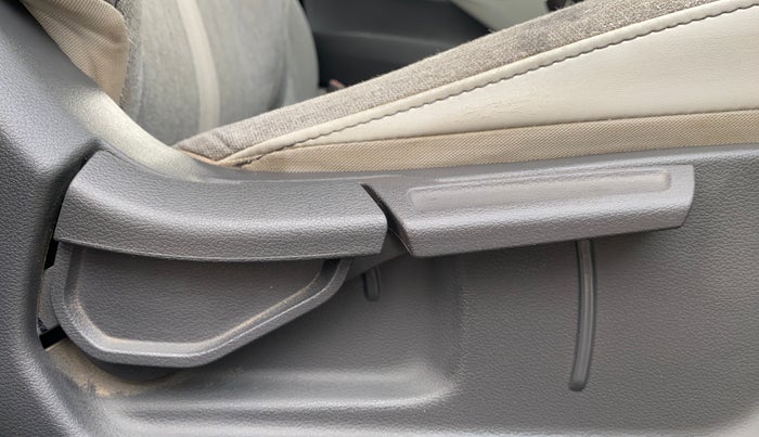 2022 Hyundai GRAND I10 NIOS SPORTZ AMT 1.2 KAPPA VTVT, Petrol, Automatic, 32,948 km, Driver Side Adjustment Panel