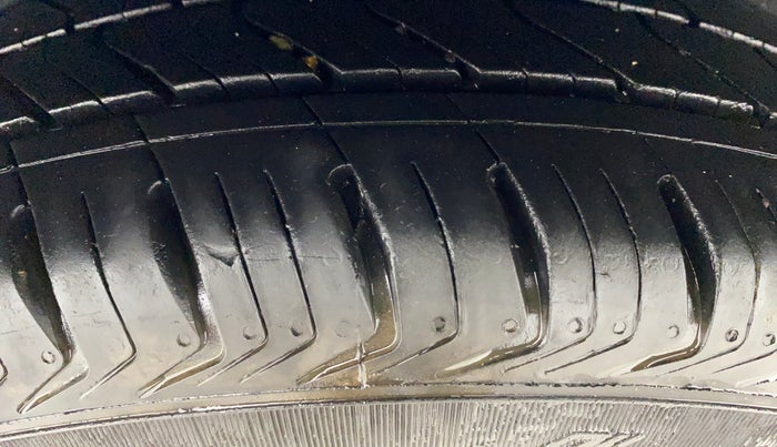 2018 Hyundai Grand i10 SPORTZ 1.2 KAPPA VTVT, Petrol, Manual, 63,450 km, Right Rear Tyre Tread