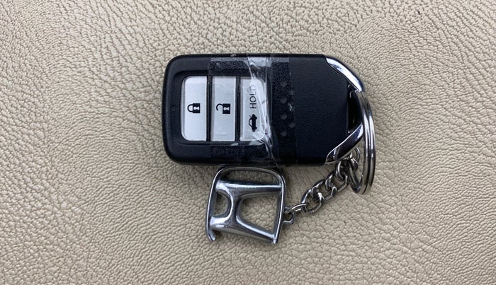 2019 Honda Amaze 1.2L I-VTEC V CVT, Petrol, Automatic, 36,141 km, Key Close Up