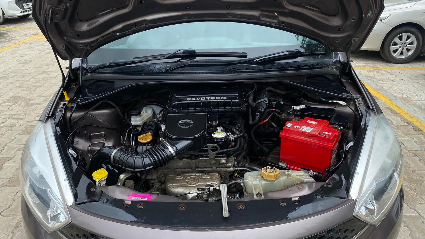 2017 Tata Tiago XT PETROL, Petrol, Manual, 74,764 km, Engine View