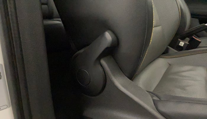 2022 Skoda KUSHAQ STYLE 1.5L TSI MT, Petrol, Manual, 85,413 km, Driver Side Adjustment Panel