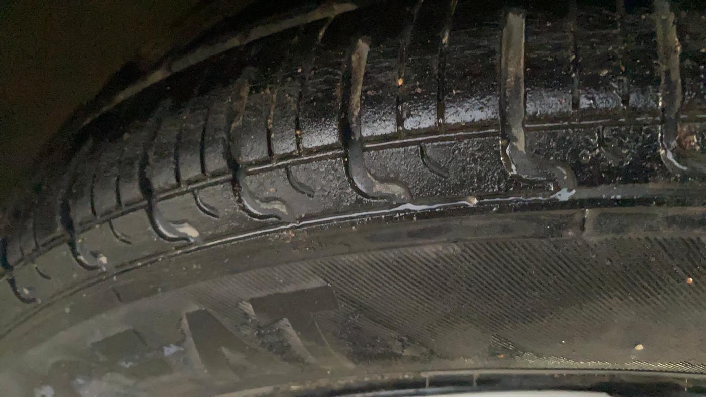 2018 Maruti Wagon R 1.0 VXI AMT, Petrol, Automatic, 48,105 km, Right Front Tyre Tread