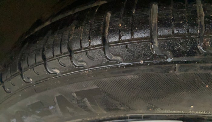 2018 Maruti Wagon R 1.0 VXI AMT, Petrol, Automatic, 48,098 km, Right Front Tyre Tread