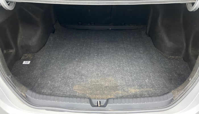 2018 Toyota YARIS J MT, Petrol, Manual, 14,652 km, Boot Inside