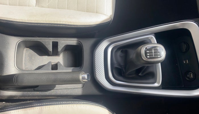 2022 KIA SONET HTX 1.5, Diesel, Manual, 14,039 km, Gear Lever