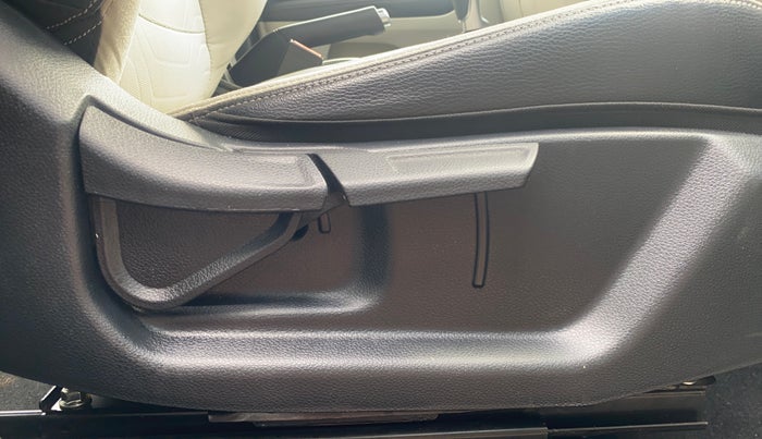 2022 KIA SONET HTX 1.5, Diesel, Manual, 14,039 km, Driver Side Adjustment Panel