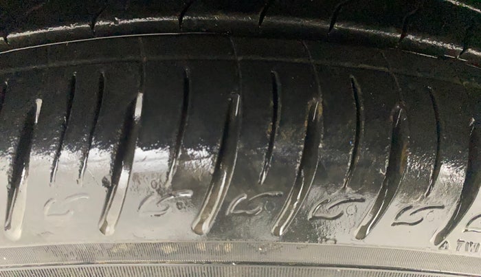 2022 KIA SONET HTX 1.5, Diesel, Manual, 14,039 km, Left Front Tyre Tread